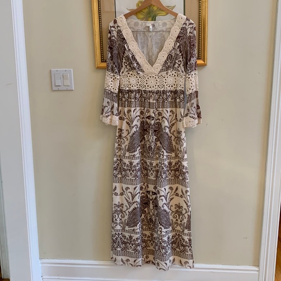 Joie Dresses & Skirts - Joie Long beach dress size Small tan &